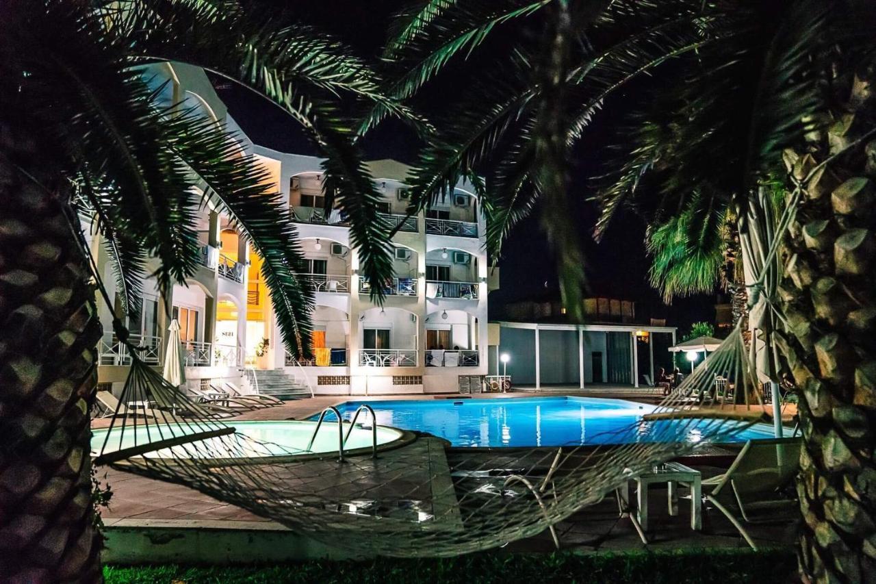 Stavros Beach Hotel Exterior foto